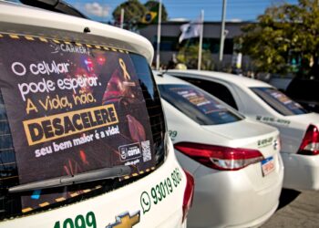 Movimento Maio Amarelo em Cotia ganha apoio dos taxistas da cidade
