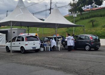 Cotia terá drive-thru de vacinação contra a gripe e sala de vacina no sábado, 31