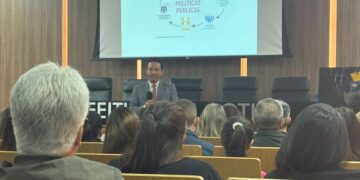 Servidores de Cotia participam de capacitação sobre licitações