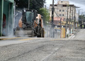Chegou a vez da rua Amapá, no Jardim Rosalina, receber o ‘Asfaltaço’