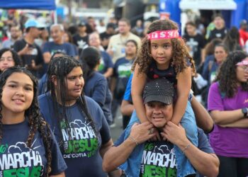 26ª Marcha para Jesus reuniu centenas de evangélicos para celebração em Cotia