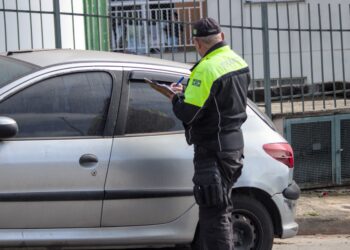 Em sete meses, mais de 20 veículos abandonados em vias públicas são removidos para o pátio