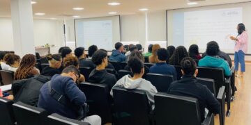 Estagiários da Prefeitura participam de evento sobre desenvolvimento pessoal e profissional