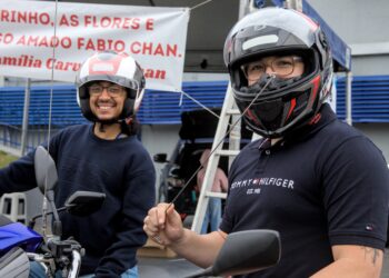 Centenas de antenas corta-pipa foram distribuídas em ação de conscientização
