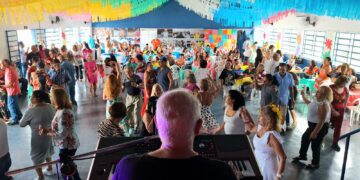 Sábado (11/10) é dia de Baile da Melhor Idade em Caucaia do Alto   