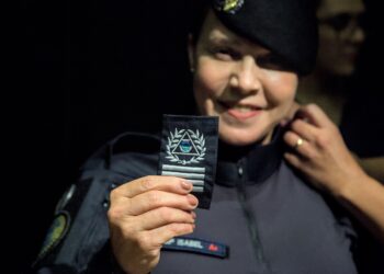 Guardas Civis Municipais de Cotia recebem novas insígnias de promoção