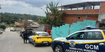 Guarda Civil prende três indivíduos por furto de cabos em Caucaia do Alto e lacra ferro-velho irregular