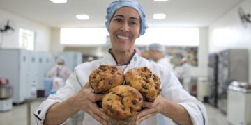 Cotia abre novas inscrições para o curso de Fabricação de Panetones e Doces Natalinos