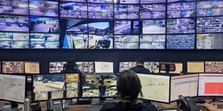 Cotia inaugura novo Centro de Monitoramento da Guarda Civil e amplia estrutura de segurança na cidade