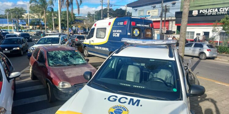 Homem em fúria atropela adolescentes, mas é preso pela GCM que acompanhou a cena pela Central de Monitoramento