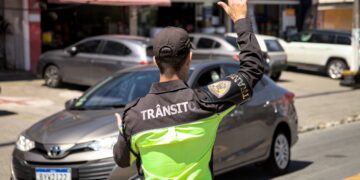 Motoristas de Cotia podem ter até 40% de desconto em multas de trânsito