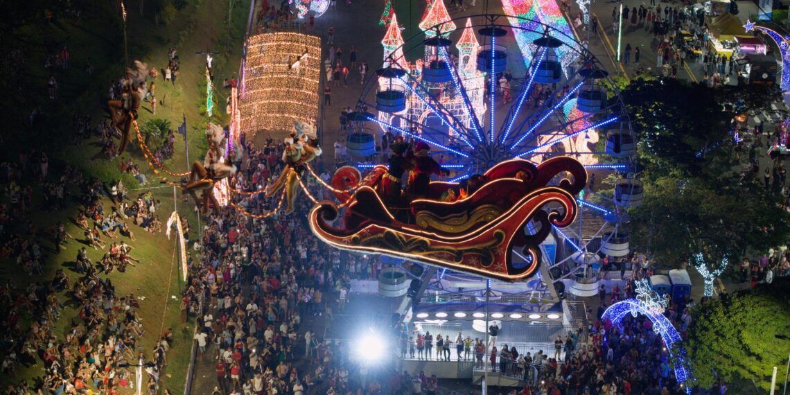 Mais de 6 mil pessoas se emocionam com espetáculo de Natal