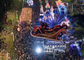 Mais de 6 mil pessoas se emocionam com espetáculo de Natal