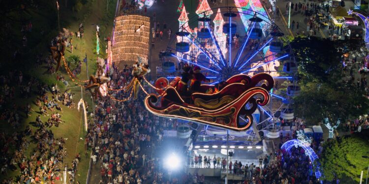 Mais de 6 mil pessoas se emocionam com espetáculo de Natal