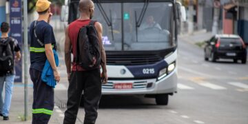 Prefeitura de Cotia mantém tarifa de ônibus congelada