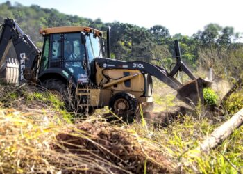 Prefeitura de Cotia realiza reintegração de posse em cumprimento a decisão judicial