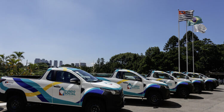 Fundo Social de Cotia recebe veículo do Governo do Estado