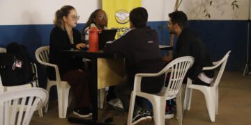 Em busca de trabalho, 251 pessoas participam da Quarta do Emprego em Caucaia do Alto