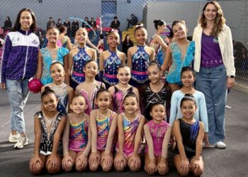 Equipe de Ginástica Rítmica de Cotia sobe ao pódio em Águas de Lindóia