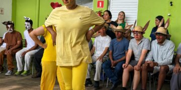 Inclusão em cena: Apae de Cotia apresenta ‘Os Saltimbancos’ no Teatro Municipal”