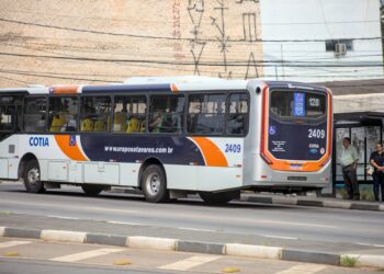 Prefeitura de Cotia notifica empresa de ônibus por cobrança indevida de tarifa