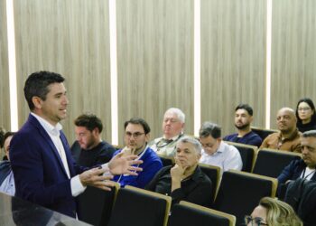 Palestra para servidores da prefeitura destaca papel dos homens no combate ao machismo