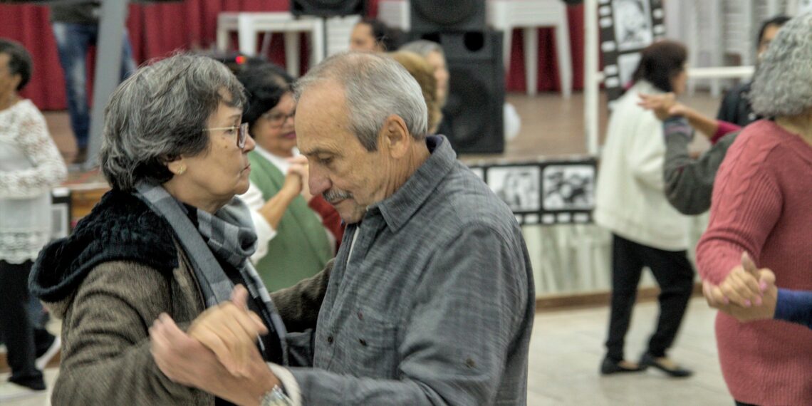 Festival de Inverno para Idosos promete tarde de integração, diversão e muito estilo em Cotia
