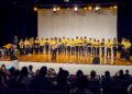 Mais de mil pessoas prestigiam a primeira edição do Canta Cotia no Teatro Municipal