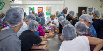 Oficina de cupcake vira espaço de convivência e cuidado para crianças atendidas pelo CAPS