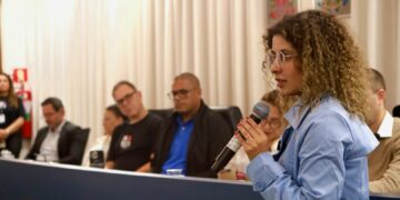 Palestra em Cotia alerta para impactos do vício em jogos e bets