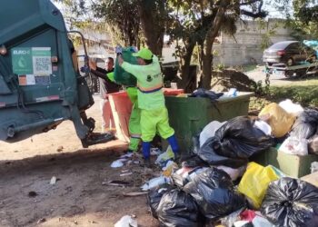 Prefeitura atua para atender bairros afetados pela greve de coletores