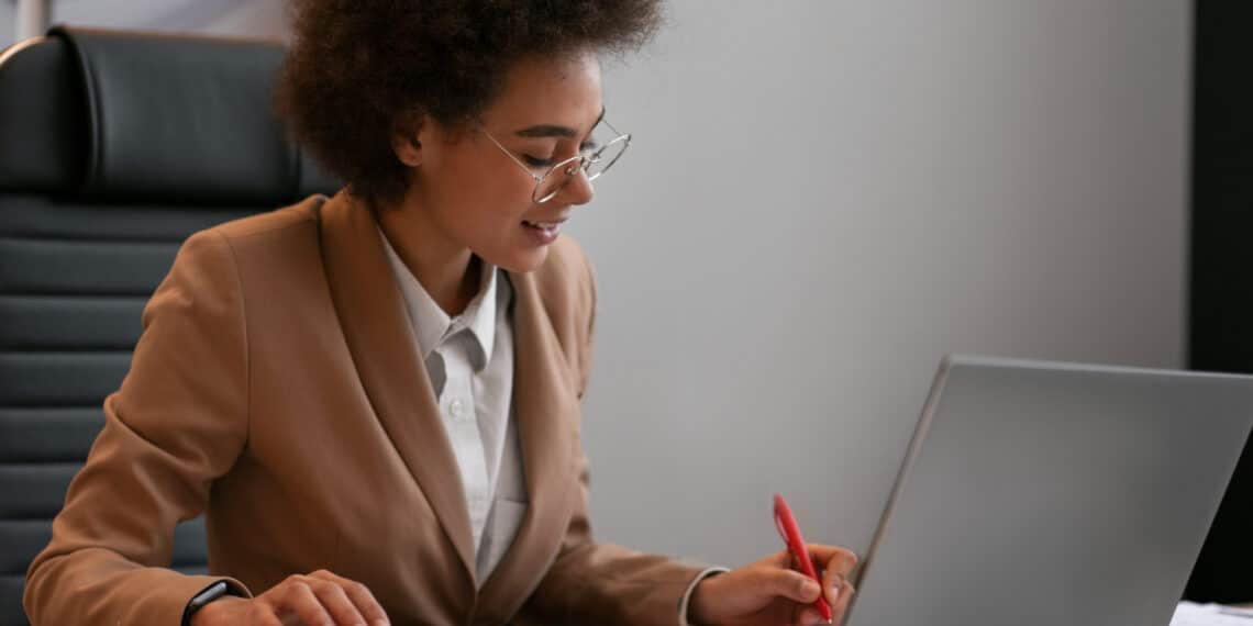 Secretaria de Trabalho e renda tem inscrições para curso gratuito de Assistente Administrativo
