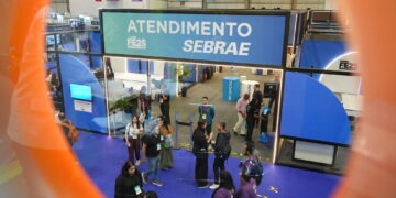 Caravana do Sebrae leva empreendedores de Cotia à Feira do Empreendedor