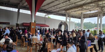 Cotia Impacta Negócios reúne mais de 200 participantes em encontro empresarial