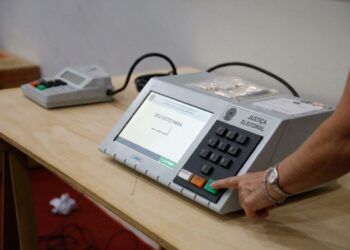 Eleições 2026: eleitores de quatro escolas tiveram seções transferidas. Confira novos locais.