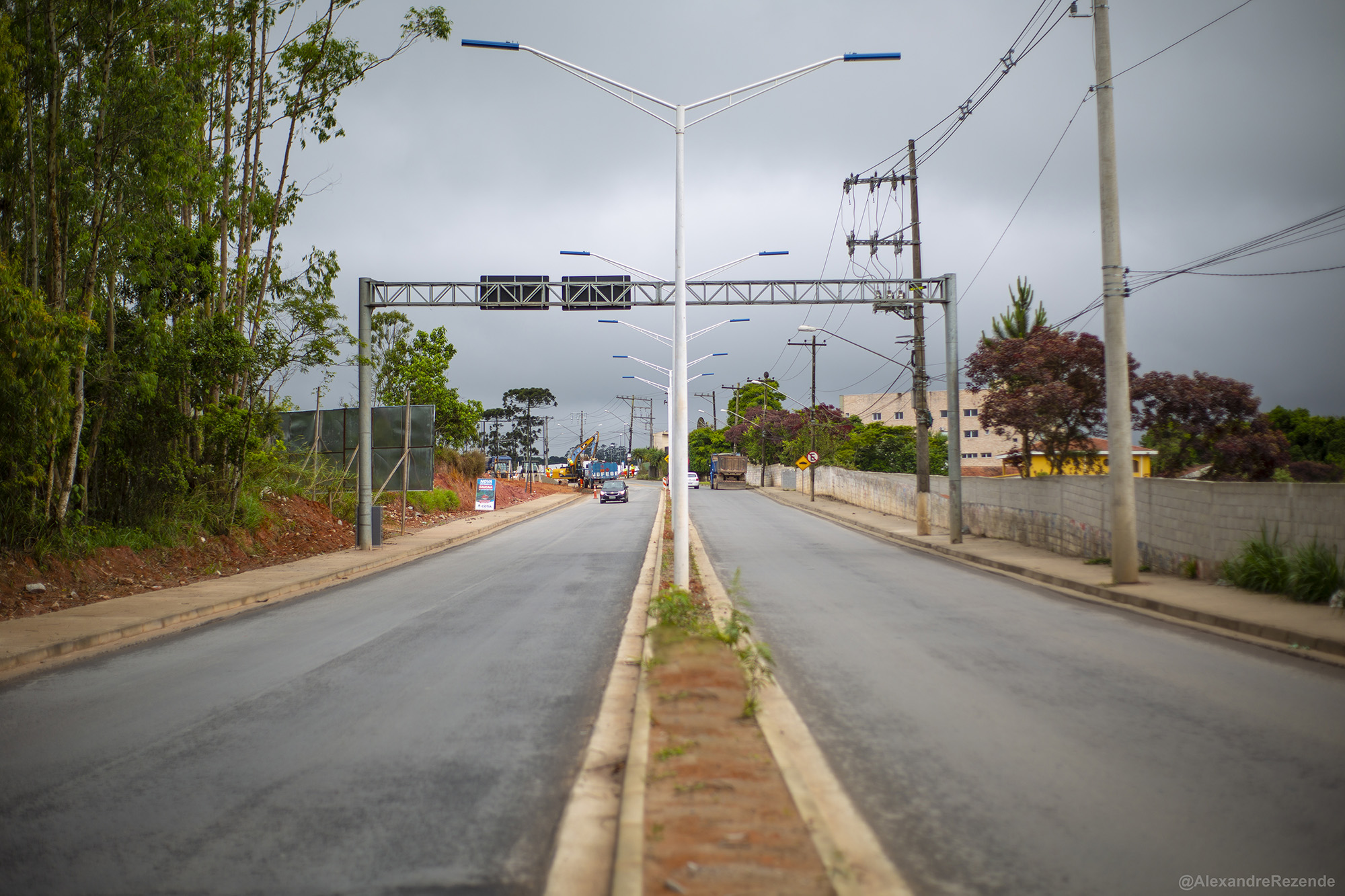 Obra de duplicação da Estrada de Caucaia do Alto está 80% concluída
