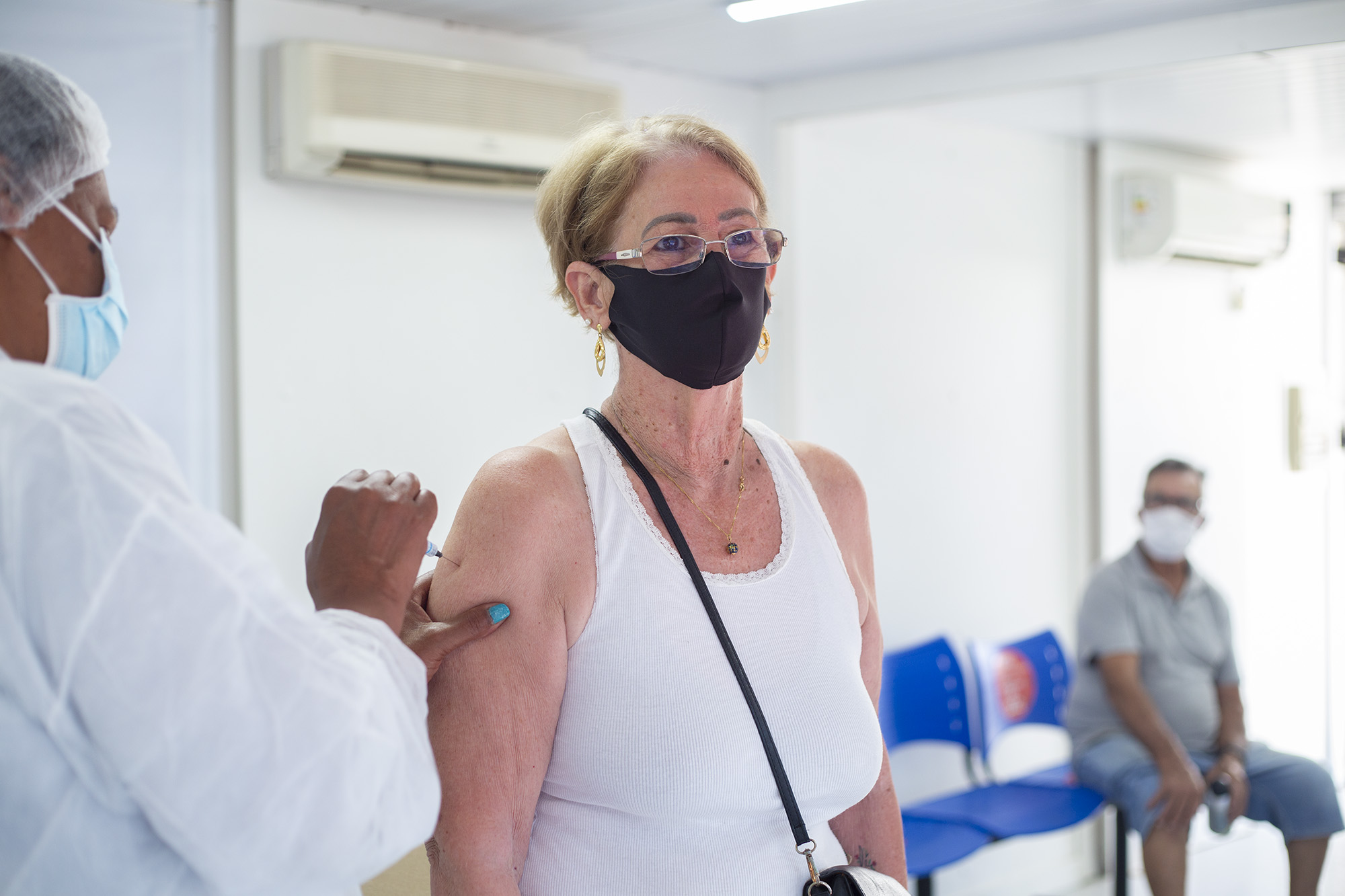 Covid: Cotia inicia vacinação com dose de reforço em adultos que tomaram 2 doses há pelo menos 5 meses