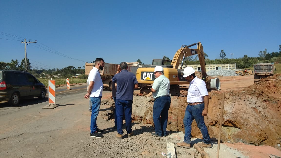 Conselho Gestor da APA Itupararanga vistoria obras na Estrada de Caucaia