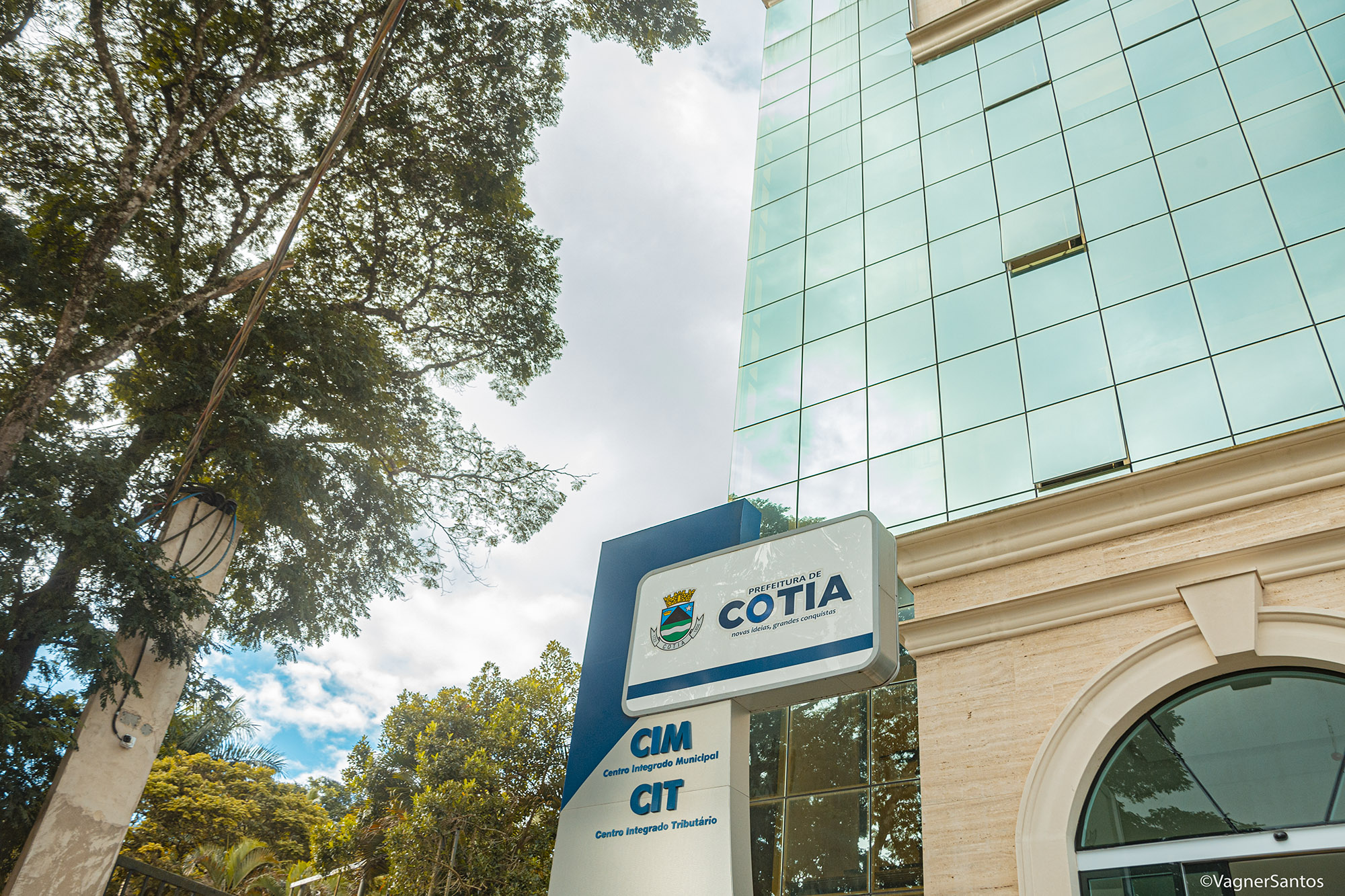 Prefeitura transfere ponto facultativo do dia 20 para o dia 18