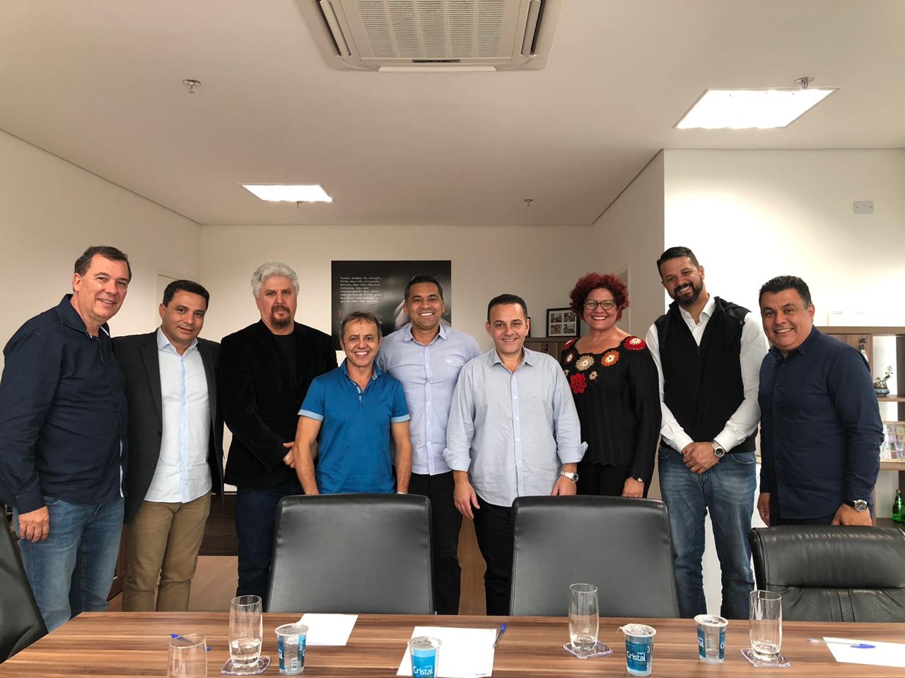 Prefeito Rogério Franco dá posse a novos secretários municipais